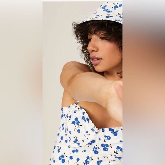 HVN Balconette Floral Crop Top Size 0 - Picture 4 of 6